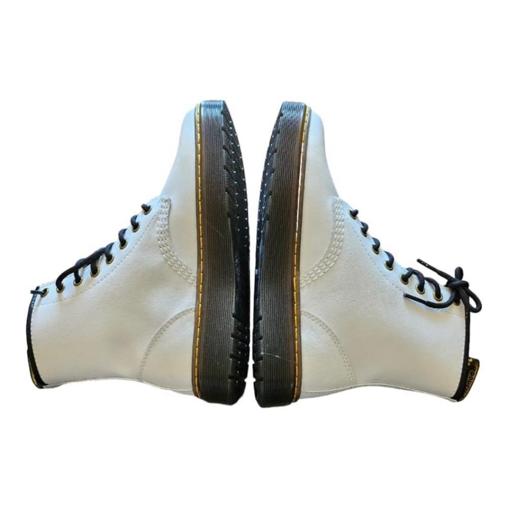 Unisex Dr. Martens Boots Size 7 Matte White